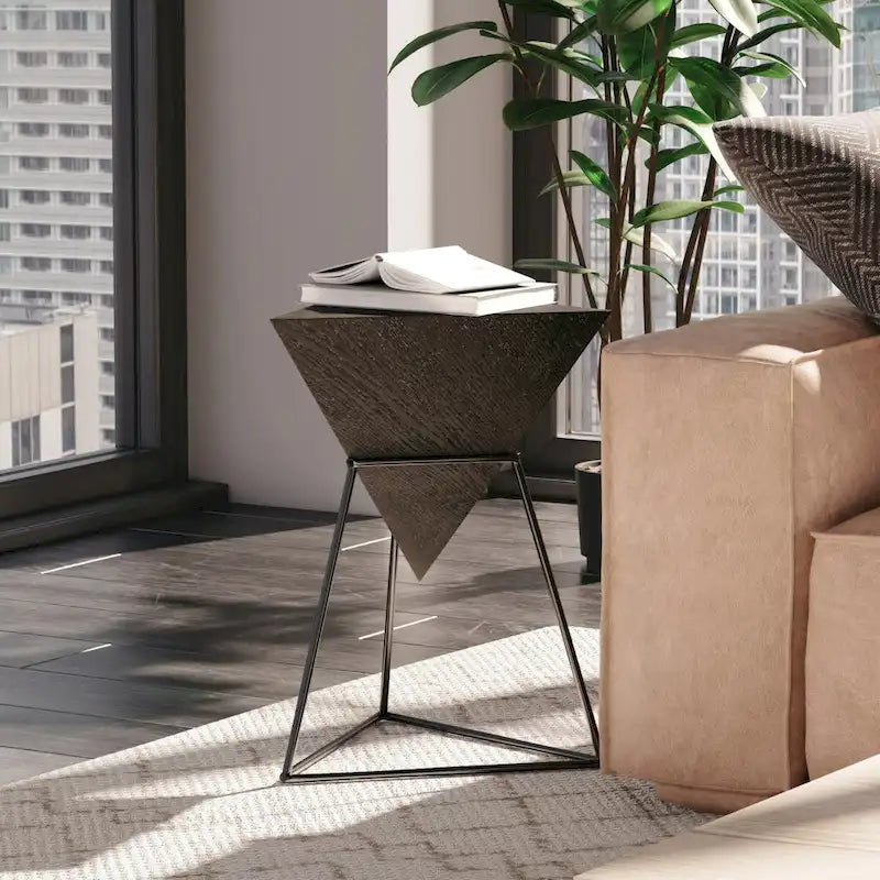 Modern Geometric End Table with Wooden Top and Metal Base, Unique Pyramid Side Table Plant Stand for Office, Triangle