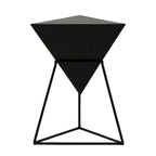 Tavolino moderno geometrico con piano in legno e base in metallo, esclusivo tavolino laterale a forma di piramide e portapiante per ufficio, triangolare